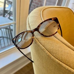 Women’s polarized Costa Del Mar sunglasses